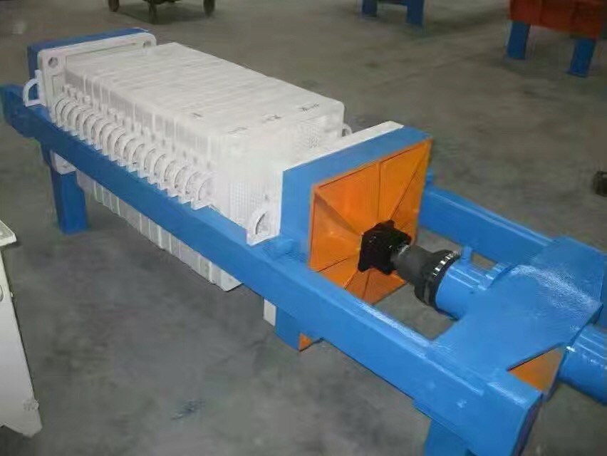 常規(guī)性廂式壓濾機